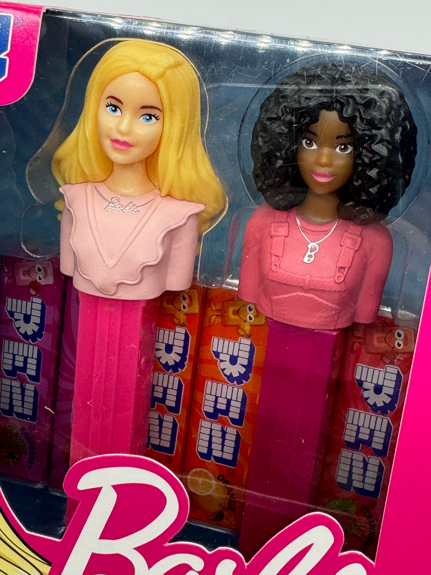 PEZ Barbie Twin Pack "Barbie blondes und schwarzes Haar" mit drei versch. Sorten