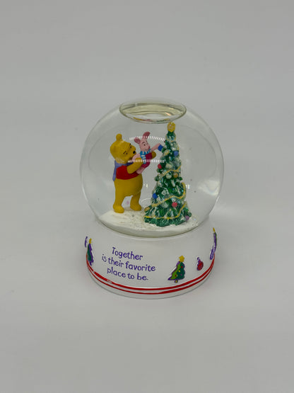 Hallmark "Winnie the Pooh" Celebrating 80 Years of Adventures Schneekugel (2006)