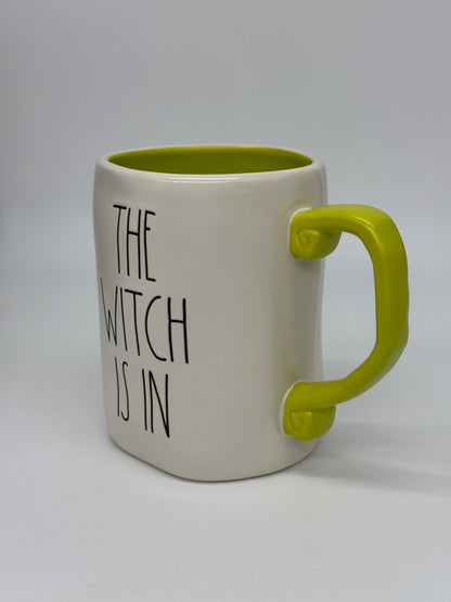 Rae Dunn Tasse "The Witch is In" Halloween Kaffeebecher Artisan Collection by Magenta (2024)