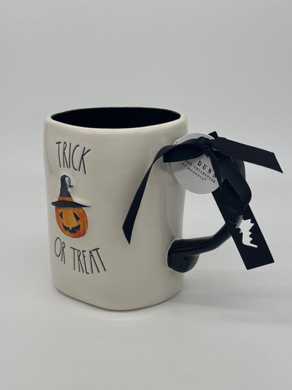 Rae Dunn Tasse "Trick or Treat" Halloween Kaffeebecher Artisan Collection by Magenta (2024)