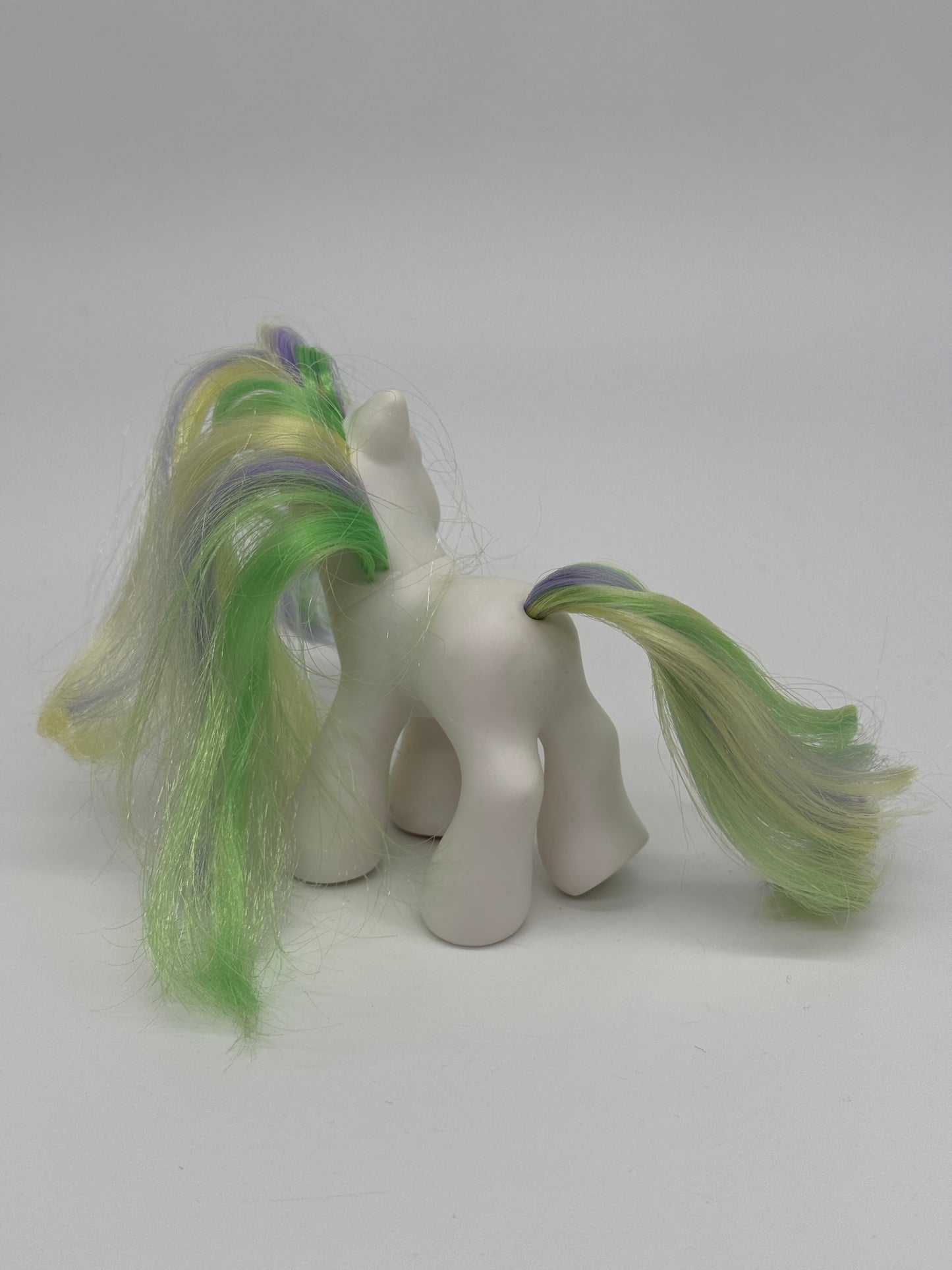 My Little Pony "Keen Bean Rainbow Pony Baby" Bonus G3 Pony mit Hufmagnet (2005)