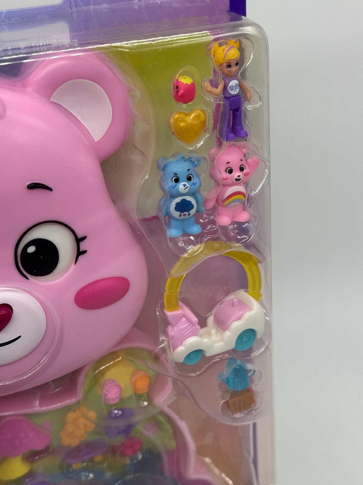 Polly Pocket "Die Glücksbärchi Care Bears" mit Wolkenfahrzeug, Grumpy und Hurrabärchi (2024)